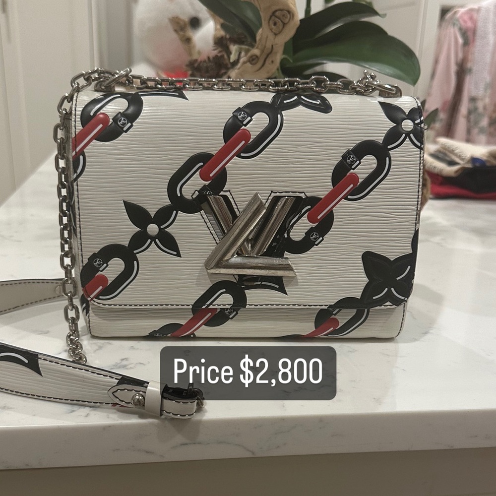 louis vuitton twist mm limited edition